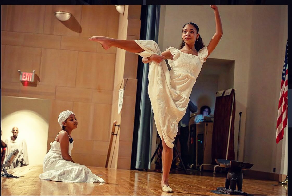 Dancers Liona Edwards & Aubrey Scott